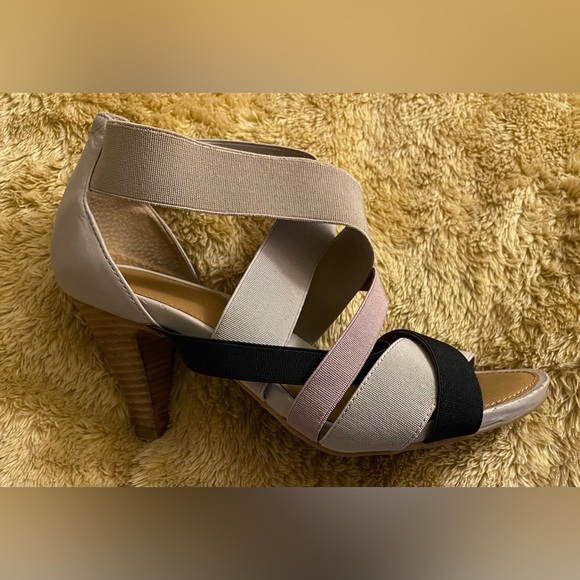 SALE** Gorgeous Anthropologie* Heels - Picture 1 of 5